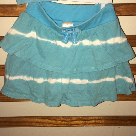 Girls Gymboree 2pc Tee & Skort Set โฎ๏ธ๐ ๐๐ผโโ๏ธ - Picture 4 of 5